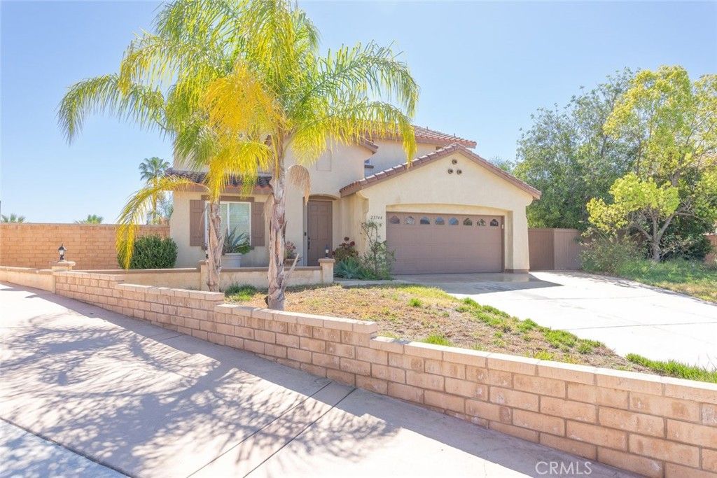 Photo of 23744 Tatia Ct, Murrieta, CA 92562 (MLS # SW26055690)
