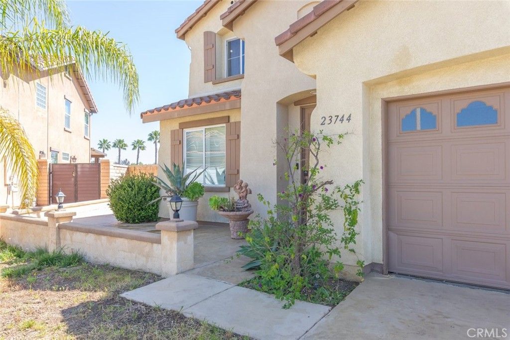 Photo of 23744 Tatia Ct, Murrieta, CA 92562 (MLS # SW26055690)