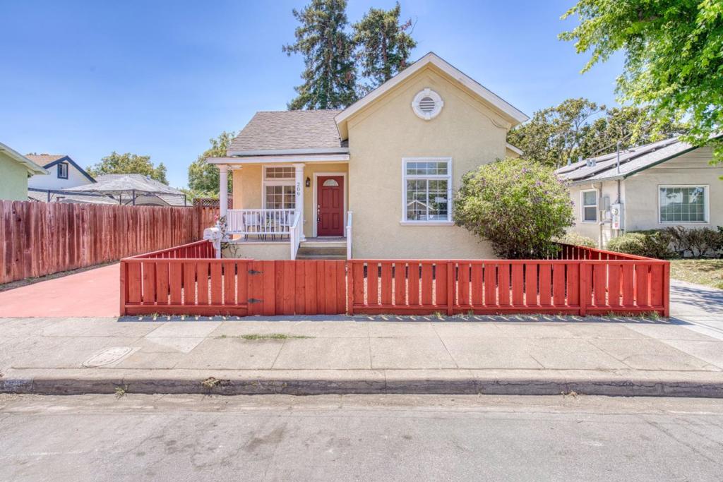 209 N 16th Street