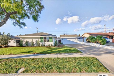 1201 E Saint James Orange CA 92865