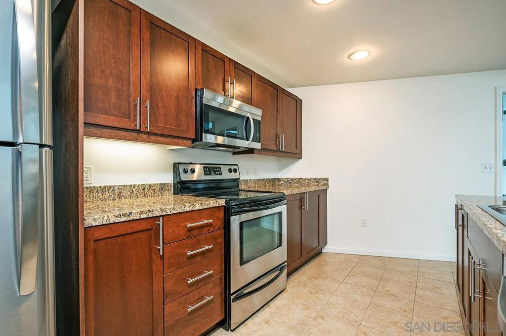 253 10th Ave 526