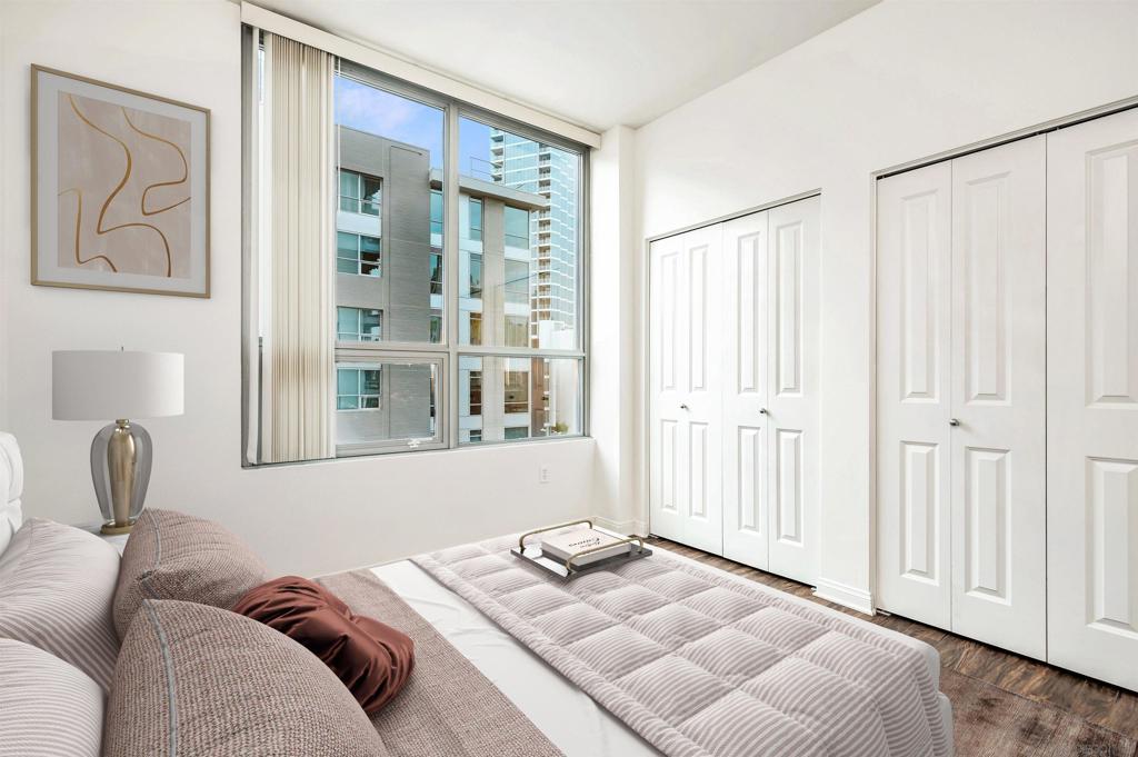 253 10th Ave 526