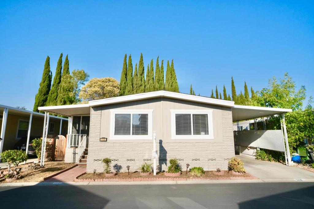 Welcome to 2151 Oakland Rd #559, a beautifully updated 5-bedroom, 2-bathroom home located in the desirable Casa Del Lago Park community. This spacious residence features laminate flooring throughout, a bright dining area with a ceiling fan and built-in display cabinet, and a modern kitchen equipped with quartz countertops, gas oven, stove, microwave, dishwasher, and garbage disposal. The primary bedroom offers a generous walk-in closet, and the home includes central A/C, in-unit laundry with washer and dryer, a private storage shed, and a long carport that can accommodate 34 vehicles. The spacious yard provides room for outdoor enjoyment and entertaining. Enjoy access to community amenities including a BBQ area, all just minutes from shopping centers and freeway 880 for convenient commuting.