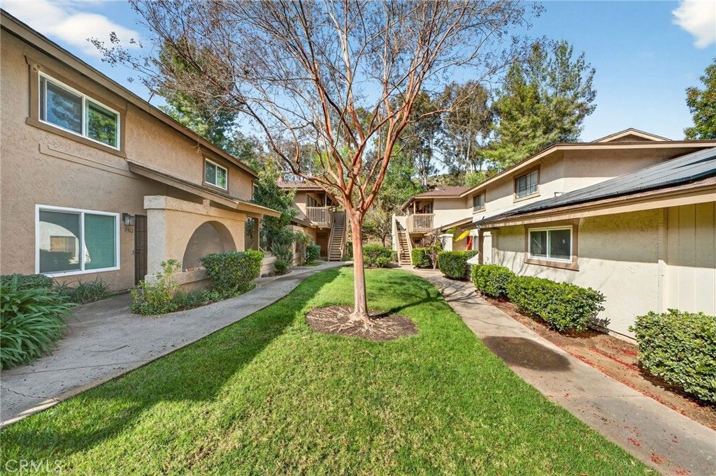 Photo of 8952 Fletcher Valley Dr, Santee, CA 92071 (MLS # WS26058811)