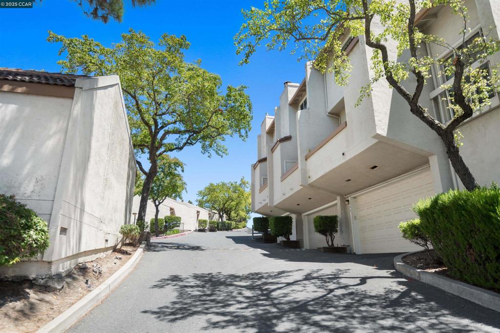 LOMAS MORAGA - Residential