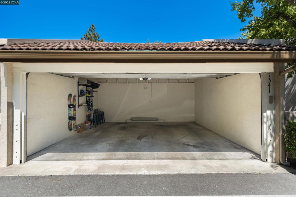 LOMAS MORAGA - Residential