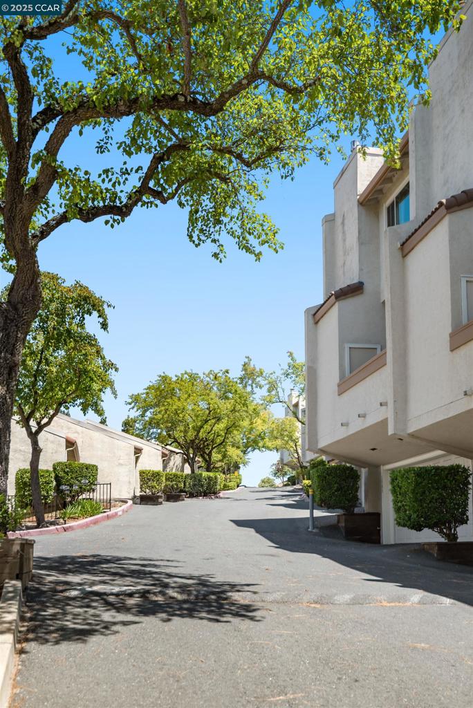 LOMAS MORAGA - Residential