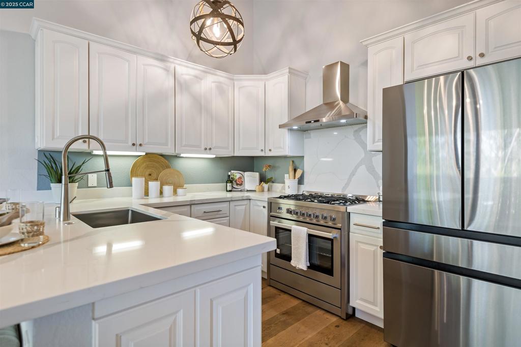 LOMAS MORAGA - Residential