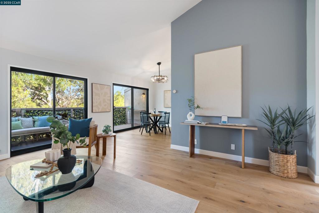 LOMAS MORAGA - Residential