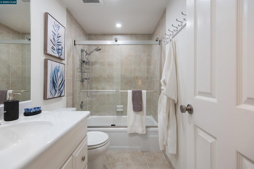 LOMAS MORAGA - Residential