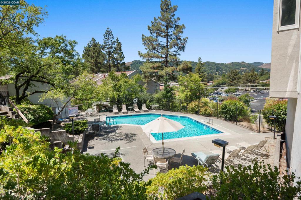 LOMAS MORAGA - Residential