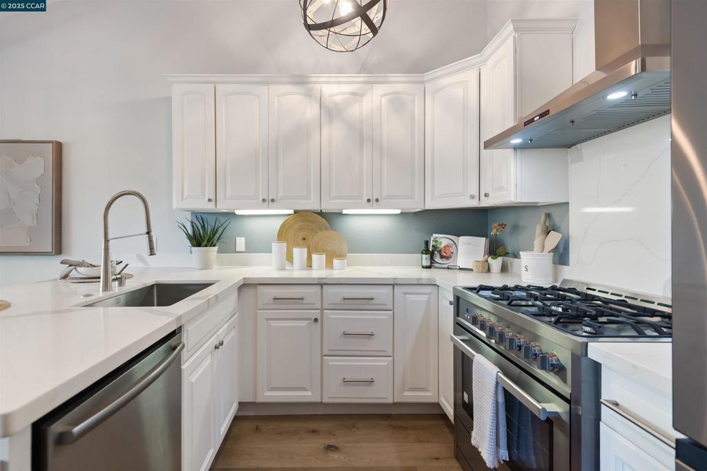 LOMAS MORAGA - Residential