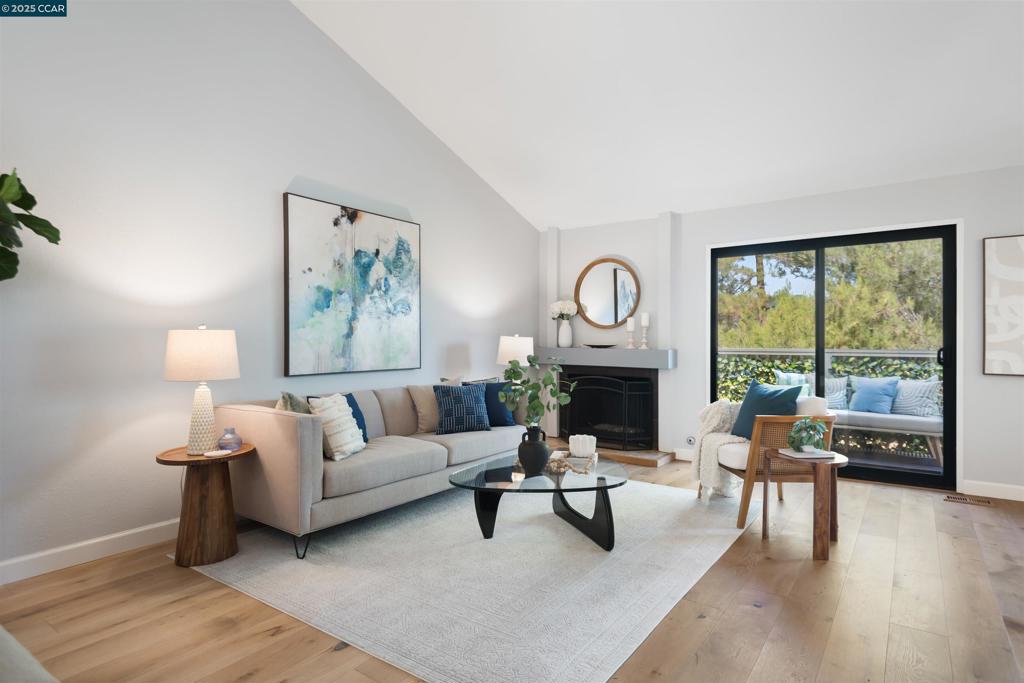LOMAS MORAGA - Residential