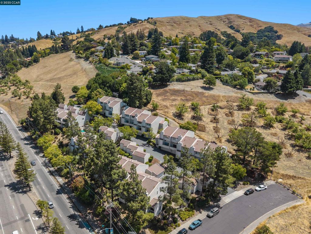 LOMAS MORAGA - Residential