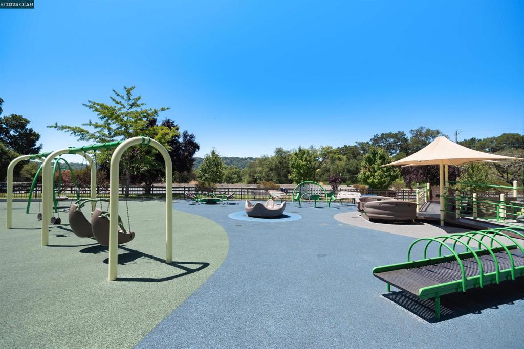LOMAS MORAGA - Residential