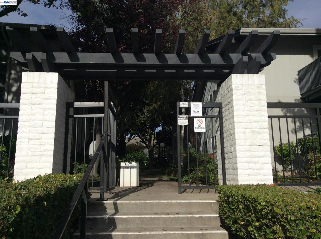 9085 Alcosta Blvd 352