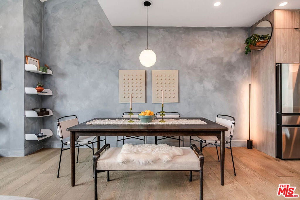 1055 W Mayflower Court, Los Angeles CA 90026
