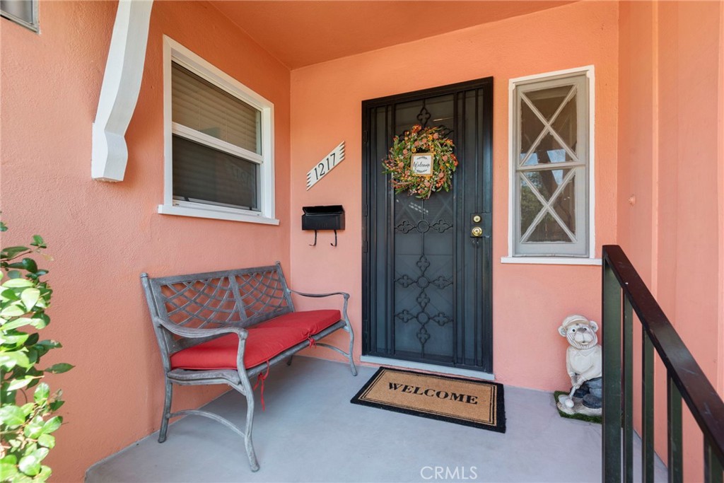 1217 W Barbara Avenue