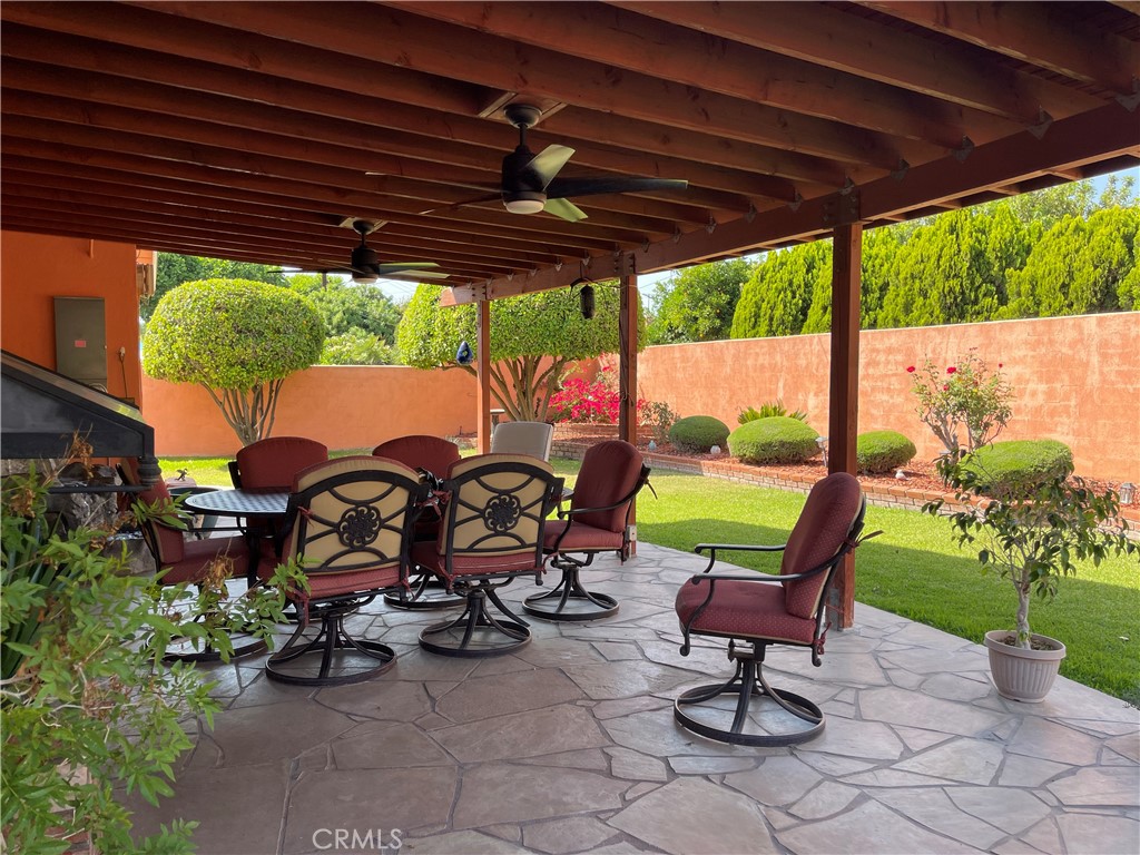 1217 W Barbara Avenue
