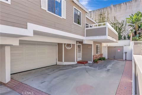 Photo of 1924 Mathews Avenue #C, Redondo Beach, CA 90278 (MLS # PW26081460)