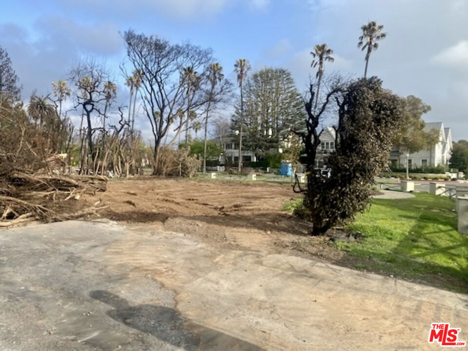 14827 Pampas Ricas Boulevard
