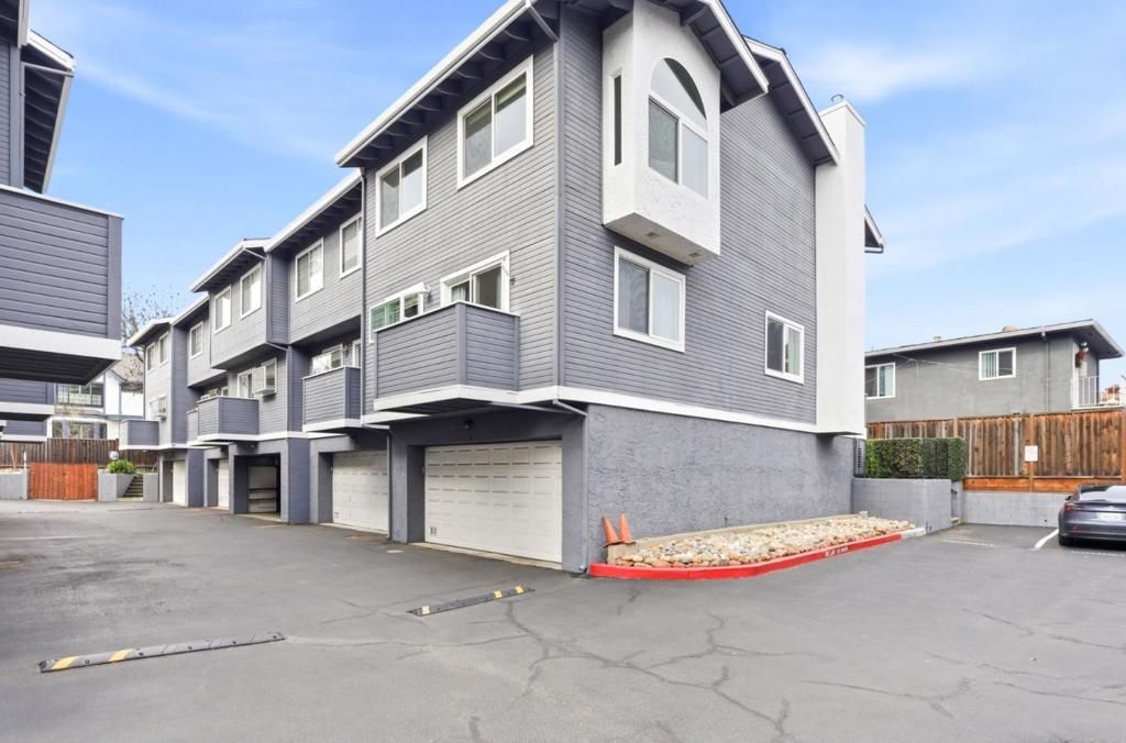 Photo of 75 Union Avenue #5, Campbell, CA 95008 (MLS # ML82032569)