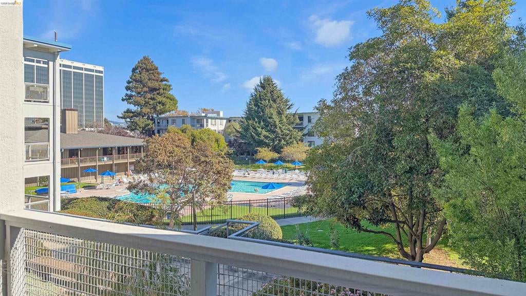 6 Commodore Drive C341