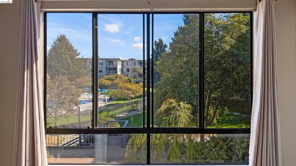 6 Commodore Drive C341