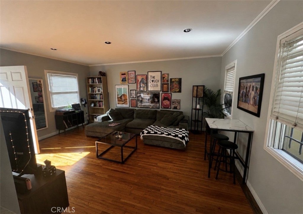 2225 E 2nd 5