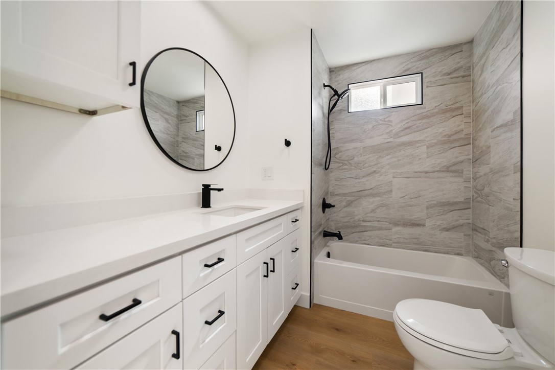 9080 Bloomfield Avenue 285