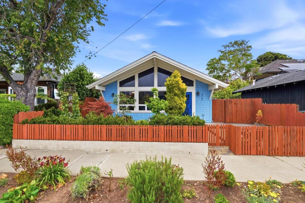212 3rd Avenue, Santa Cruz CA 95062