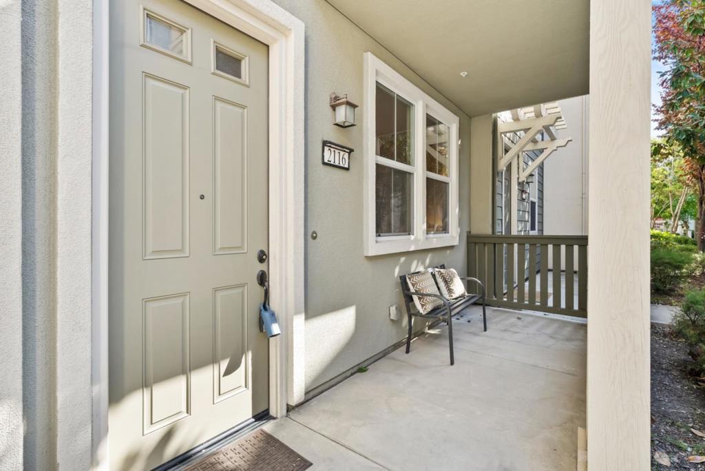 2116 Vincenzo Walkway