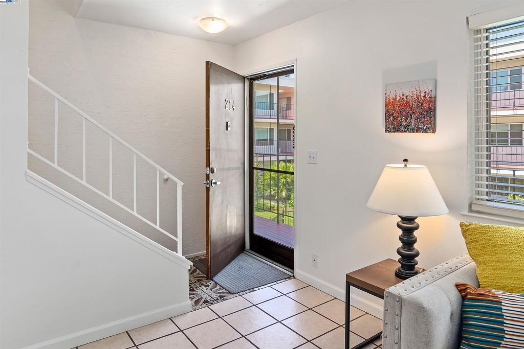 2133 Santa Clara Ave 214