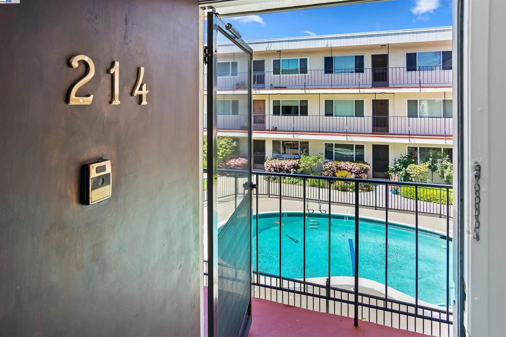 2133 Santa Clara Ave 214