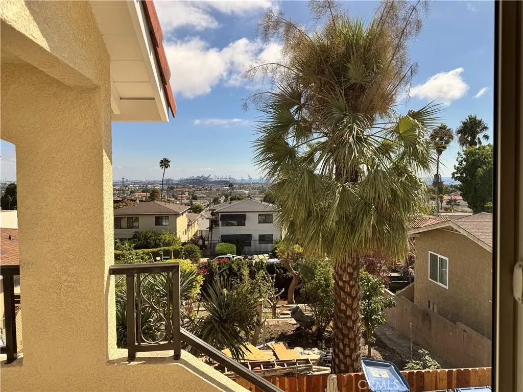 San Pedro, California 90731, United States, 3 Bedrooms Bedrooms, ,2 BathroomsBathrooms,Residential,Active,219612