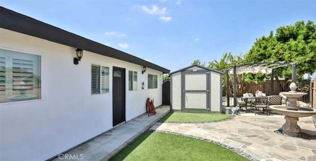 Now available in a quiet, well-established neighborhood of Fountain Valley. This beautifully maintained rental features 2 large private bedrooms, 2 full bathrooms, a full kitchen, and a comfortable living room with plenty of natural light. Enjoy a private entrance separate from the main house, along with your own private yard, perfect for relaxing or entertaining. Additional shared storage space is conveniently located in the backyard. Located in a peaceful and desirable area, close to parks, schools, shopping, and freeway access. Don’t miss this opportunity, contact us today to schedule a showing!