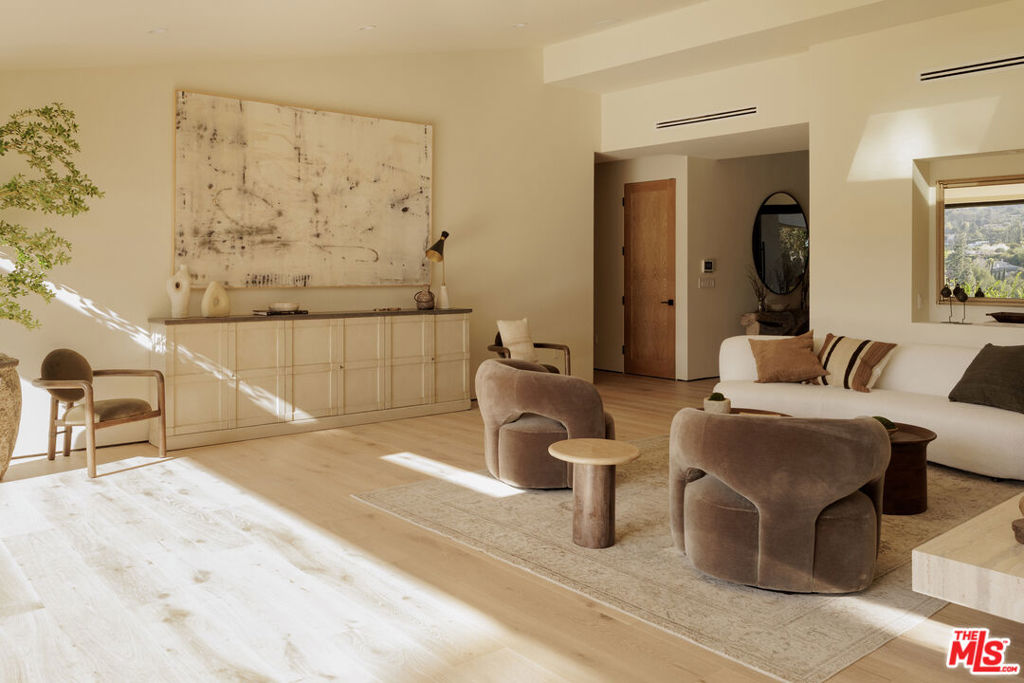 3565 Crownridge Drive