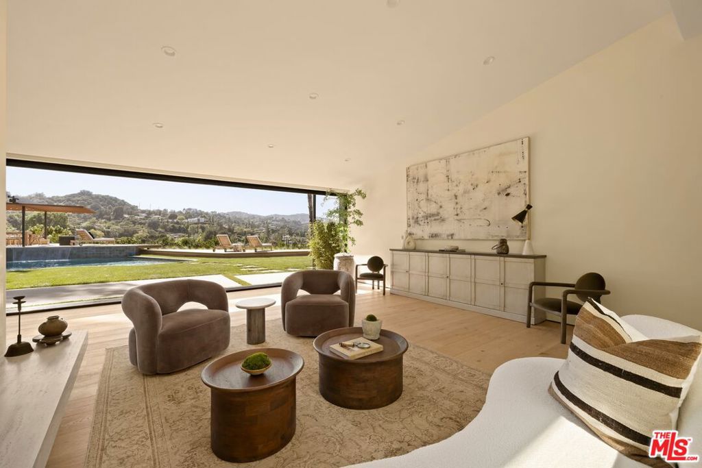 3565 Crownridge Drive