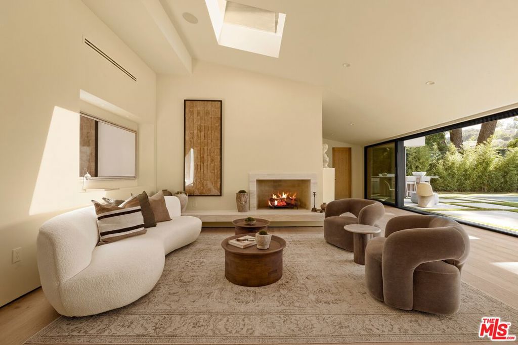 3565 Crownridge Drive