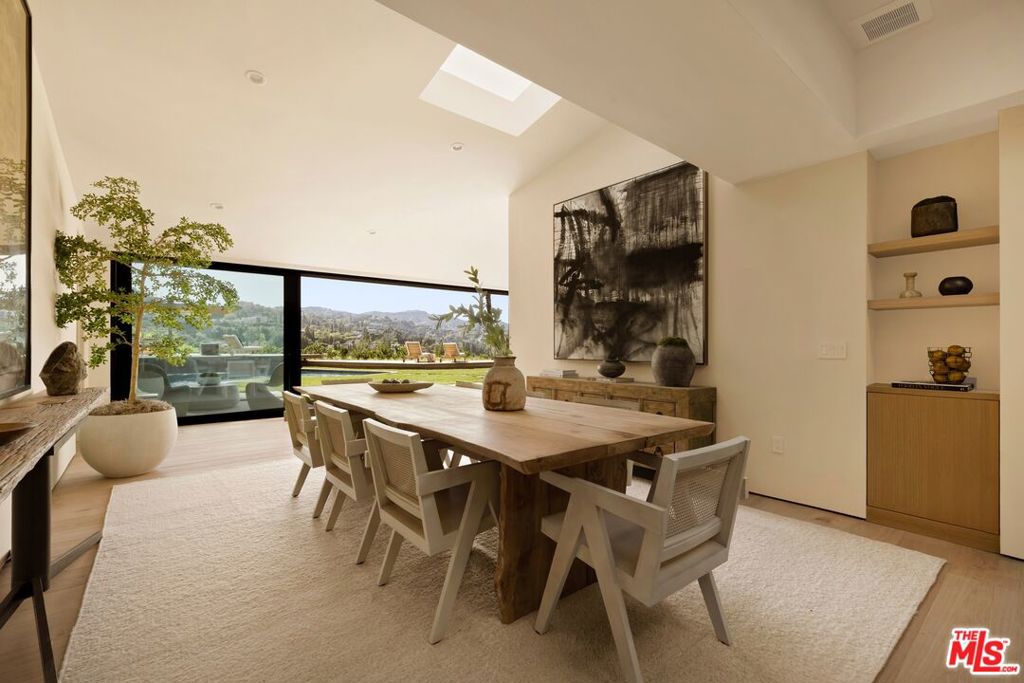 3565 Crownridge Drive