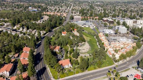 Photo of 7210 Woodlake Avenue, West Hills, CA 91307 (MLS # 26665131)