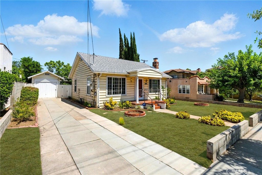 Photo of 1156 Concord Street, Glendale, CA 91202 (MLS # PW26057240)