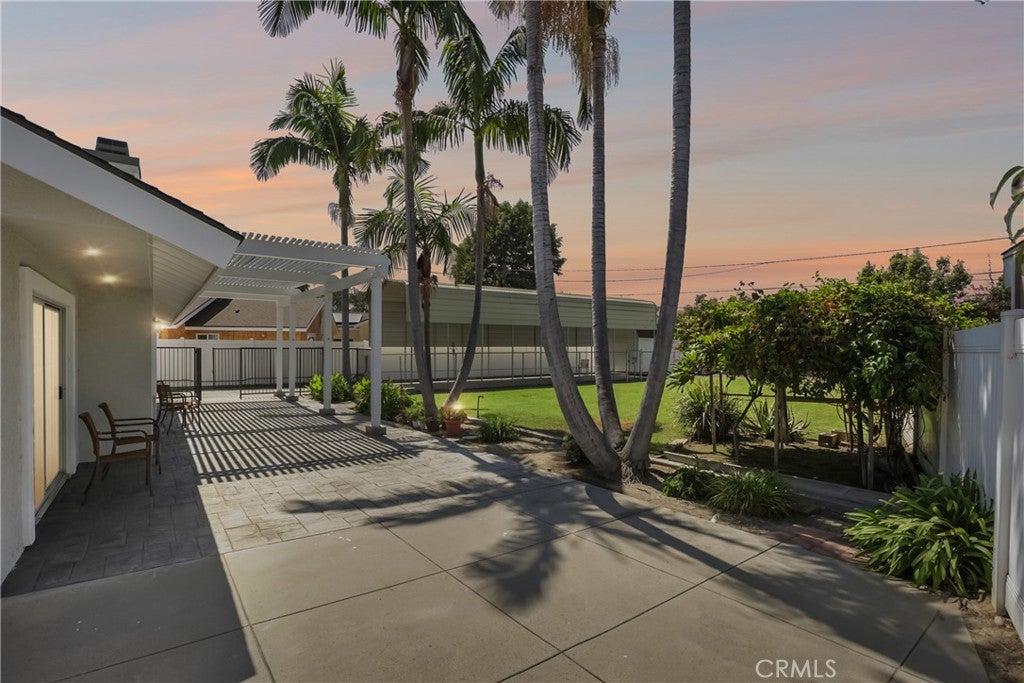 9211 Stanford