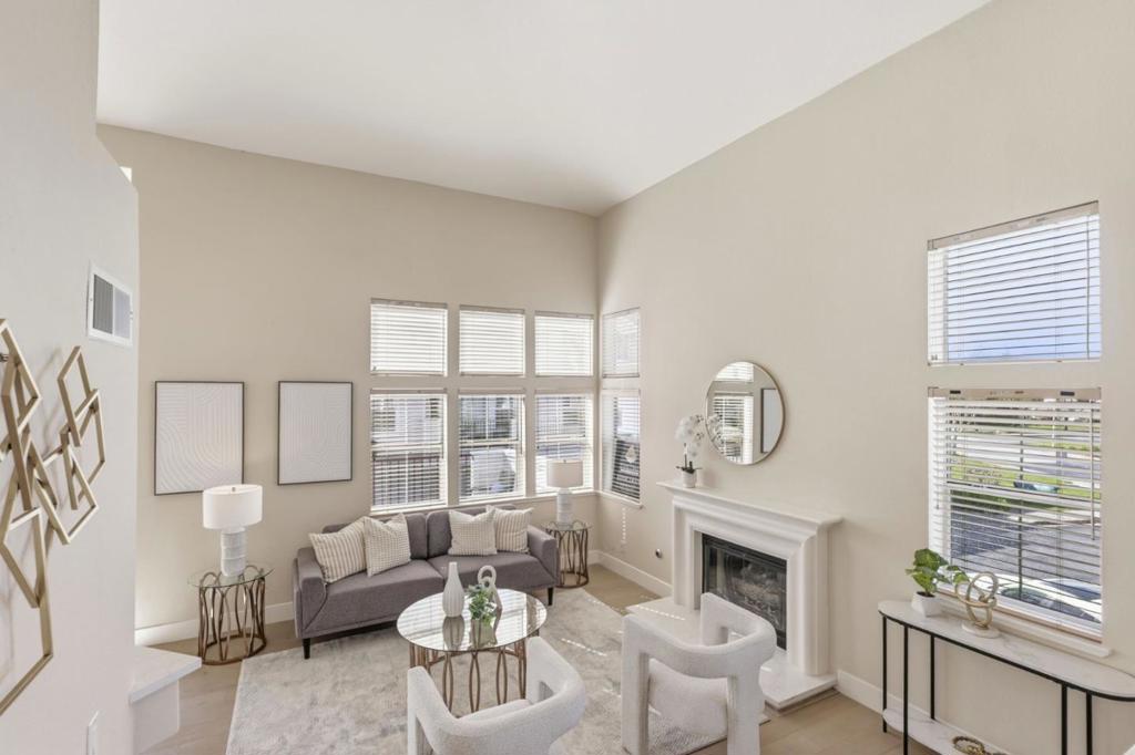 585 Shoal Circle