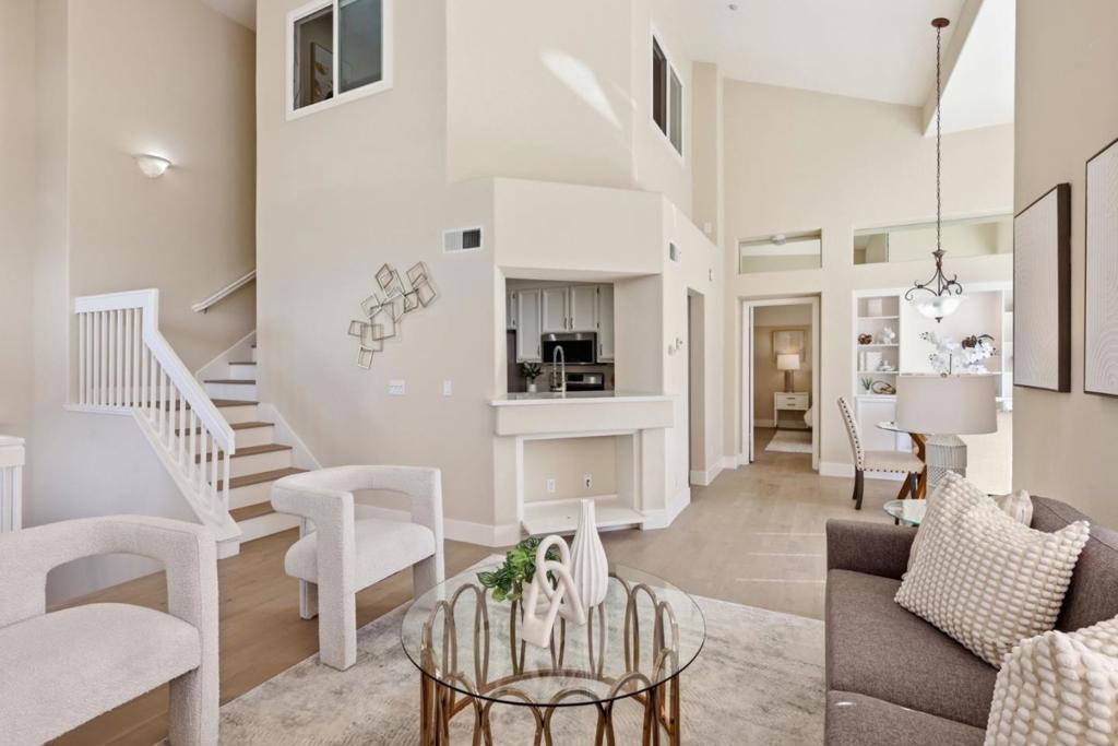 585 Shoal Circle