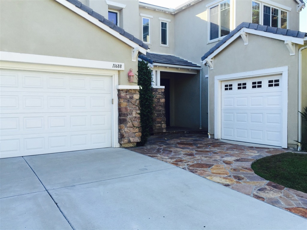 This is a newer upgraded executive home located in Scripps Ranch close to the freeways shopping and restaurants. Executive home has mosaic tile entry, granite in the kitchen, upgrades in the bathrooms and throughout the interior with a perfectly placed dual staircase leading to the family room or the front entry. This home boast in excess of 3400 ft.² of living area on a huge private lot with an open floor plan, vaulted ceilings and lots of natural light in this spacious and gracious home. Neighborhoods: Scripps