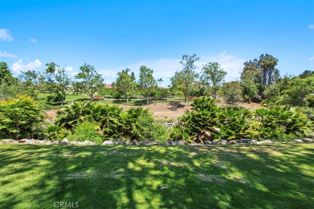 listing image 130720760126938756469
