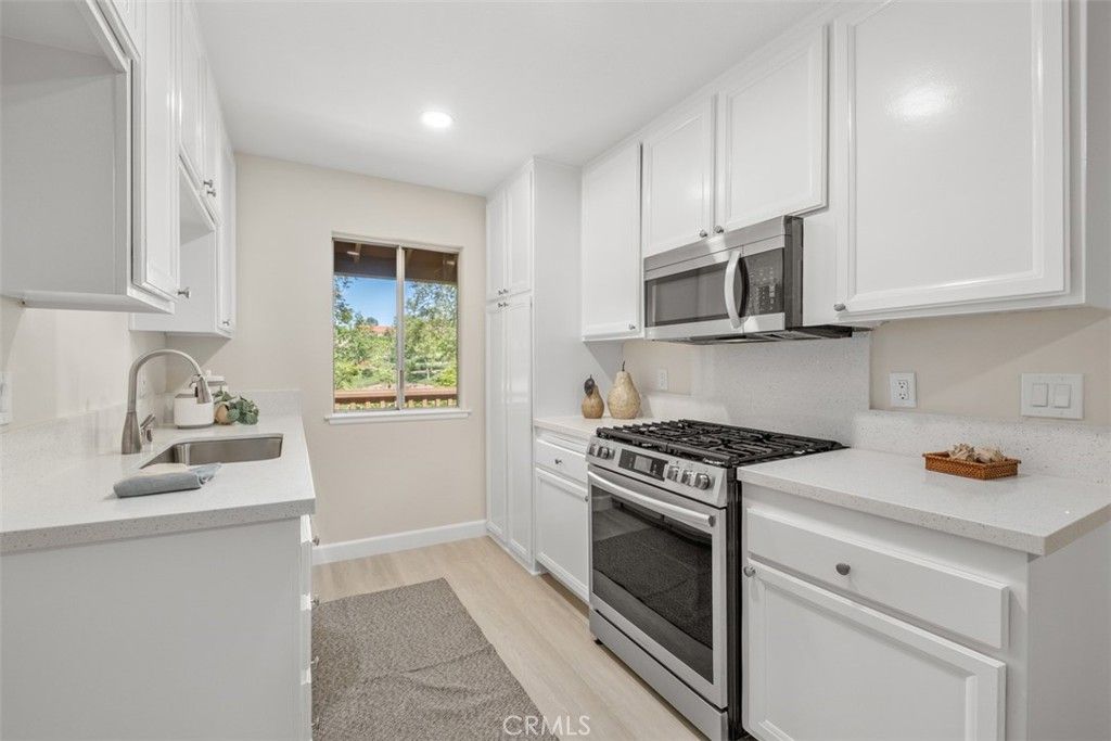 listing image 130727155949701892529