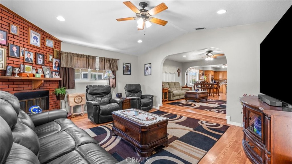 12745 Oaks