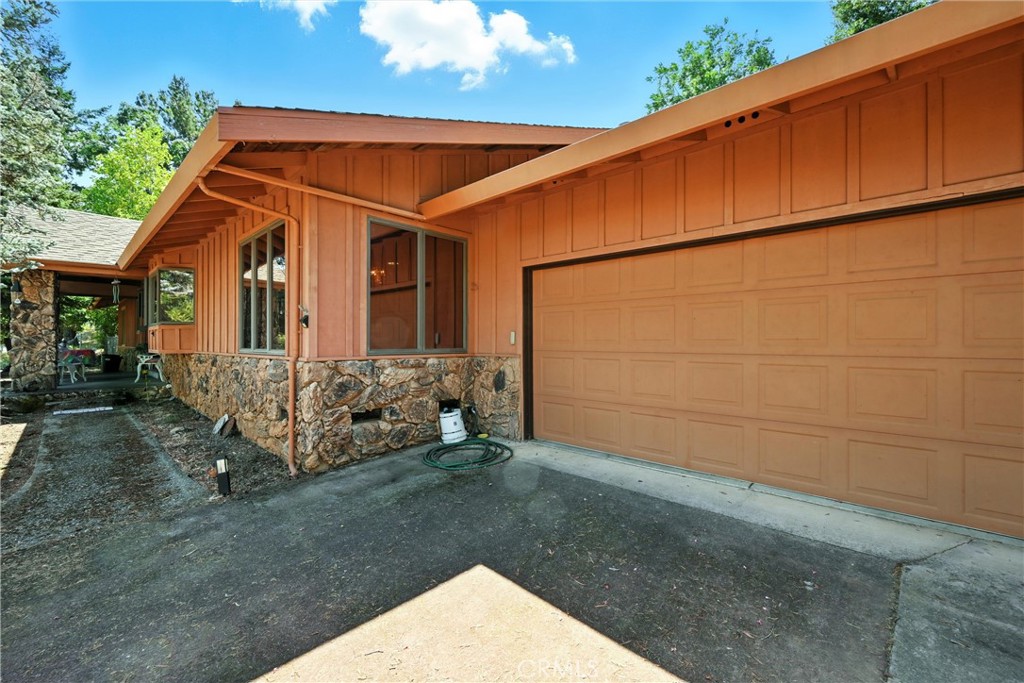 3663 Crestwood Drive